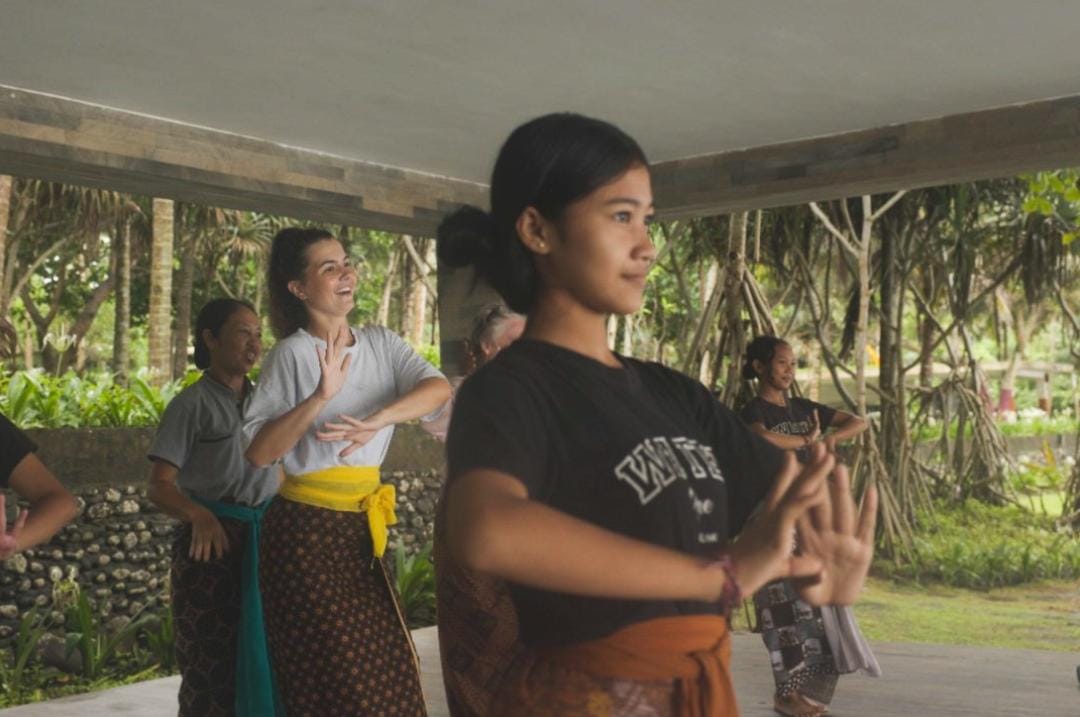Bali Dancing Lesson Free Activity at Kelapa Retreat & Spa
