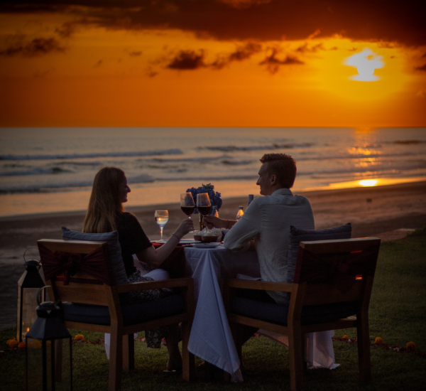 romantic_sunset_dinner